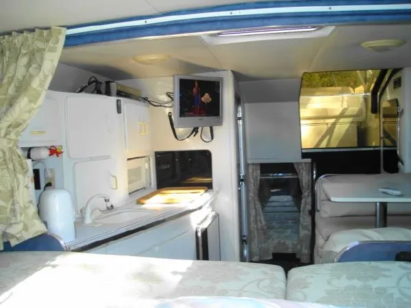 Slide: The Image of Celebrity 290 Sport Cruiser 1992 - 8