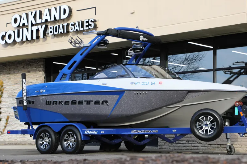 The Image of 2016 Malibu Wakesetter 20 VTX boat displayed at Oakland County Boat Sales. - 1
