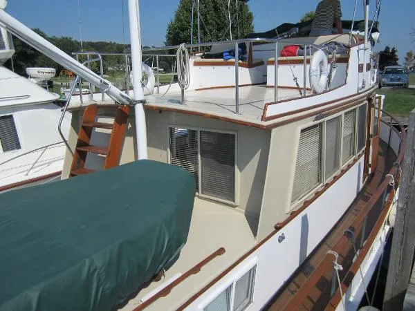 Slide: The Image of Grand Banks 42 Classic 1969 - 10