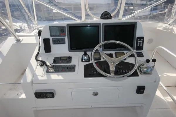 Slide: The Image of Luhrs 35 Convertible IPS Joystick 2008 - 5