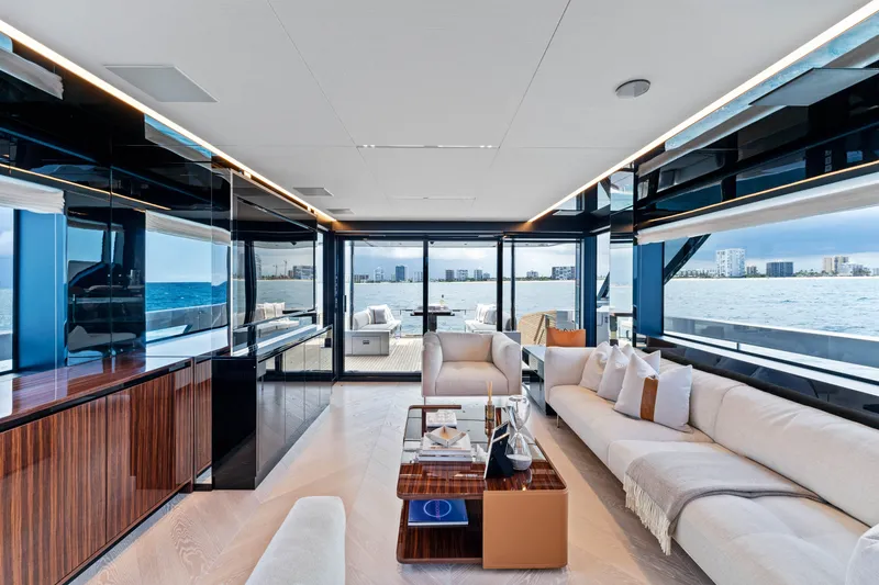 Slide: The Image of Riva 82' Diva 2027 - 51