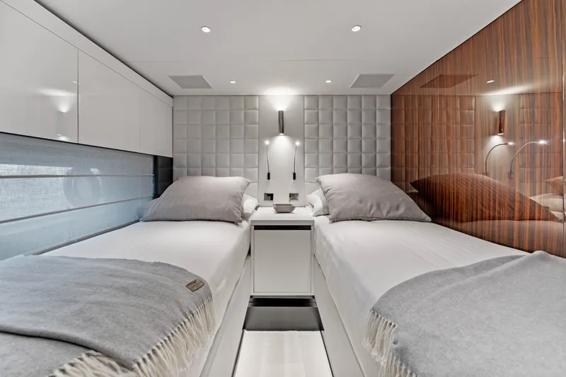 Slide: The Image of Riva 82' Diva 2027 - 57