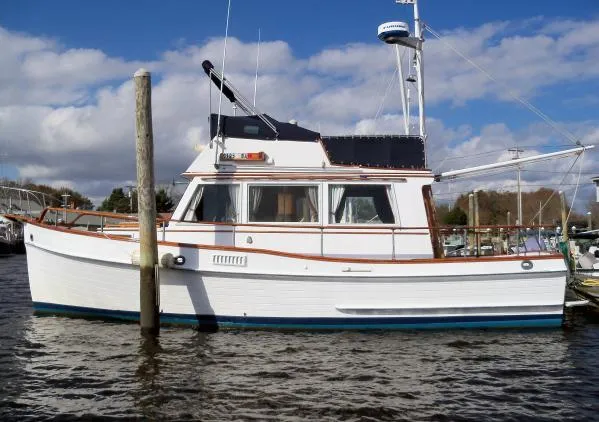 Slide: The Image of Grand Banks Flybridge Sedan 1974 - 0