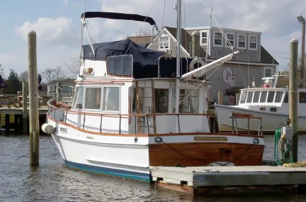 Slide: The Image of Grand Banks Flybridge Sedan 1974 - 1