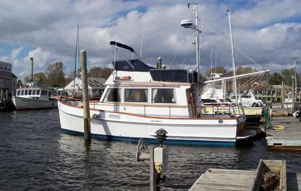 Slide: The Image of Grand Banks Flybridge Sedan 1974 - 3