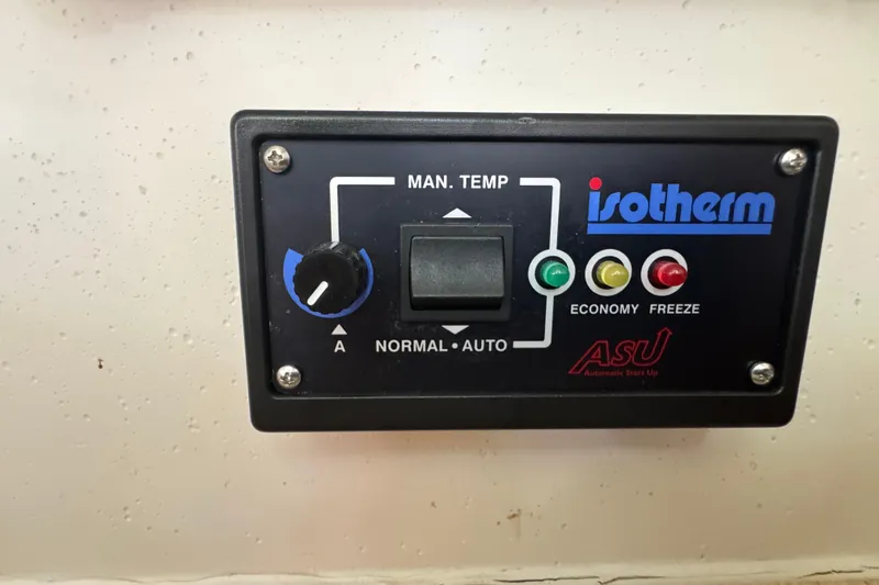 Slide: The Image of Control panel of Isotherm ASU system on 1997 Catalina 36 MkII yacht. - 32