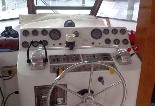 Slide: The Image of Symbol 44 Aft Deck Motor Yacht 1986 - 9