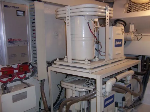 Slide: The Image of Viking 50 Convertible 1991 - 10