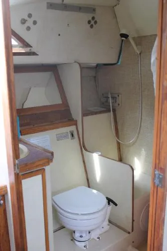 Slide: The Image of Bayliner Conquest 32 Express 1979 - 11