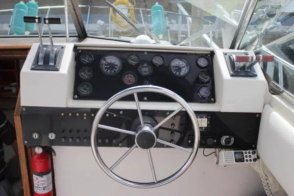 Slide: The Image of Bayliner Conquest 32 Express 1979 - 5
