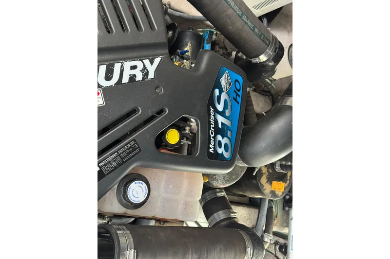 Slide: The Image of Engine of 2005 Sea Ray 360 Sundancer with MerCruiser 8.1S HO components. - 26