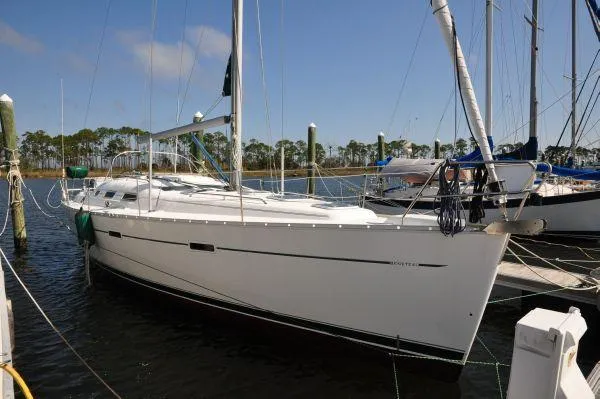 Slide: The Image of Beneteau 393 2004 - 3