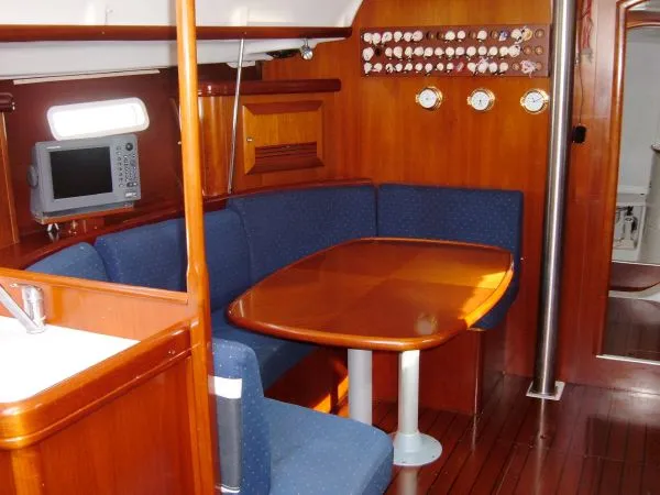 Slide: The Image of Beneteau 393 2004 - 8