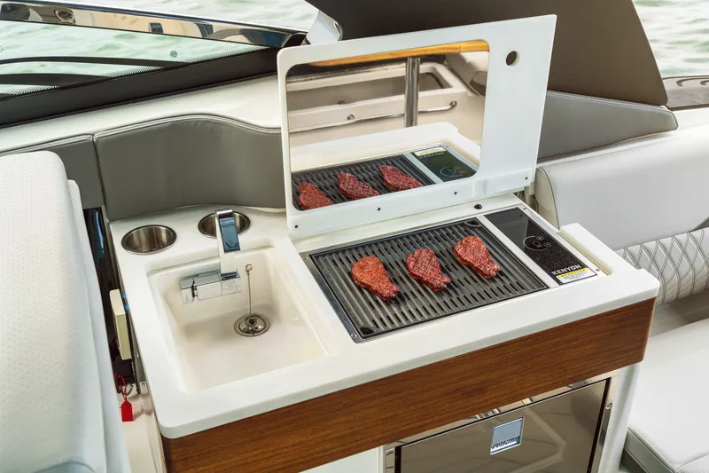 Slide: The Image of Sea Ray 360SXO 2026 - 21