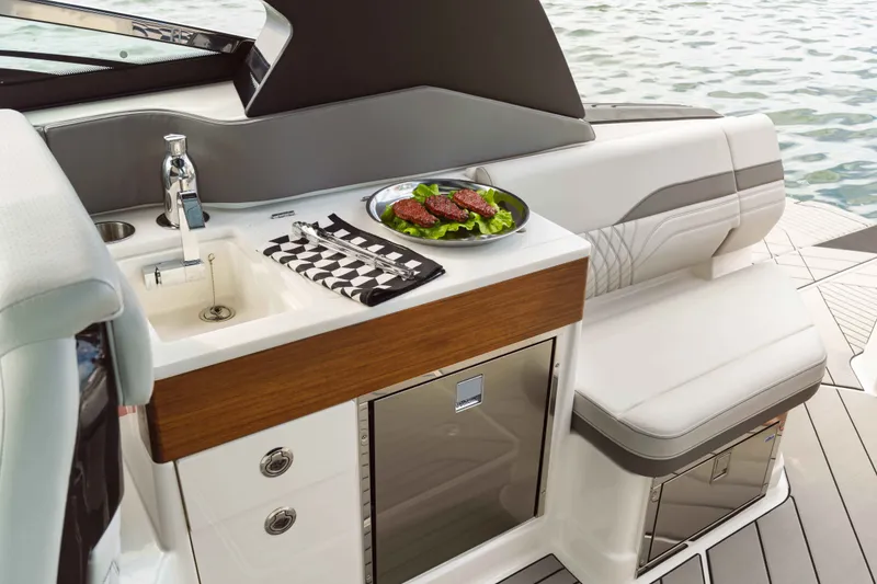 Slide: The Image of Sea Ray 360SXO 2026 - 22