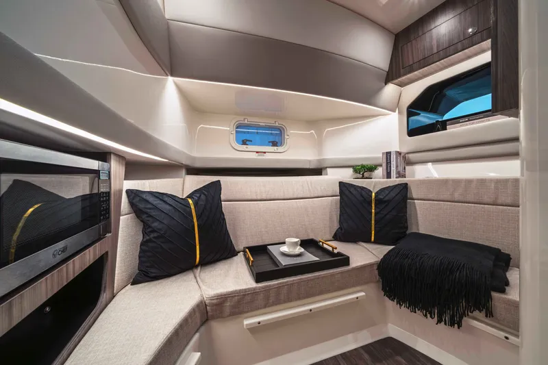 Slide: The Image of Sea Ray 360SXO 2026 - 23