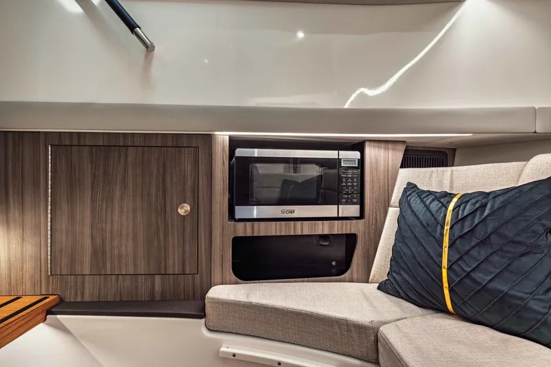 Slide: The Image of Sea Ray 360SXO 2026 - 24