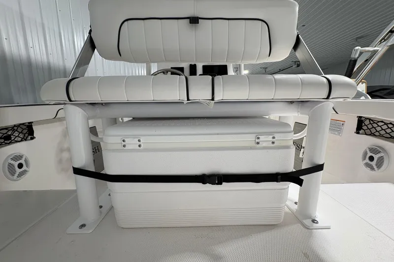 Slide: The Image of Garmin display on 2023 Yamaha Boats 222 FSH Sport dashboard. - 62