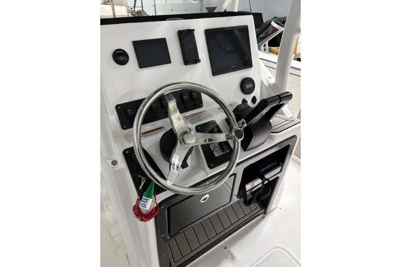 Slide: The Image of Yamaha Boats 2023 222 FSH Sport capacity label, max 10 persons or 1860 lbs, safety compliance. - 75