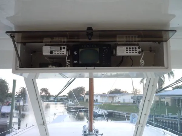 Slide: The Image of Hatteras Tri Cabin Motoryacht 1970 - 4