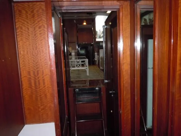 Slide: The Image of Hatteras Tri Cabin Motoryacht 1970 - 9