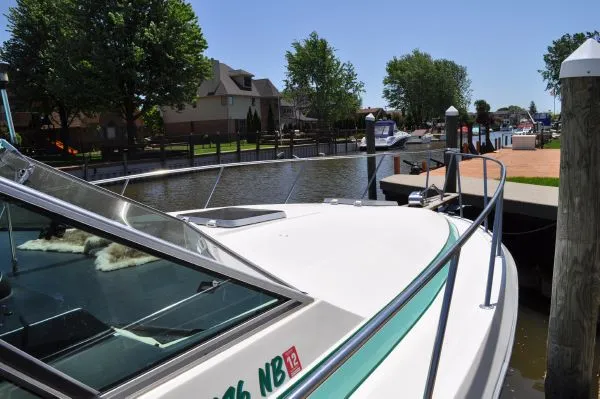 Slide: The Image of Chris-Craft 332 Express 1986 - 2