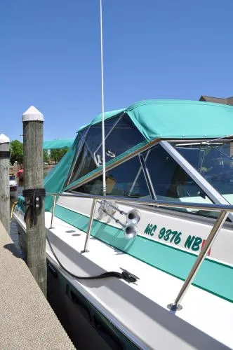 Slide: The Image of Chris-Craft 332 Express 1986 - 3