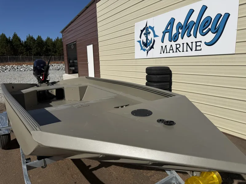 Slide: The Image of Edge Boats Sportsman Series 656DB MID DECK 2026 - 2