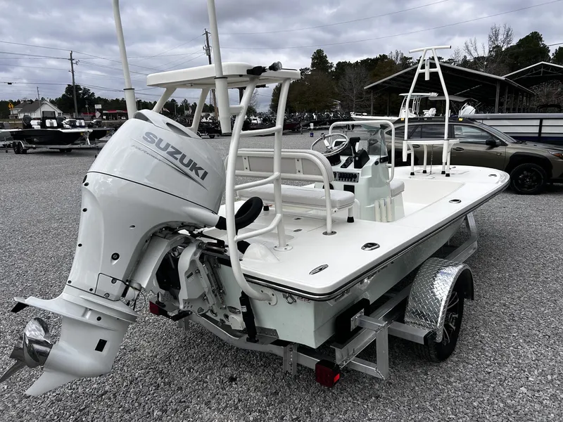 Slide: The Image of Spyder FX17 Flicker 2026 - 2