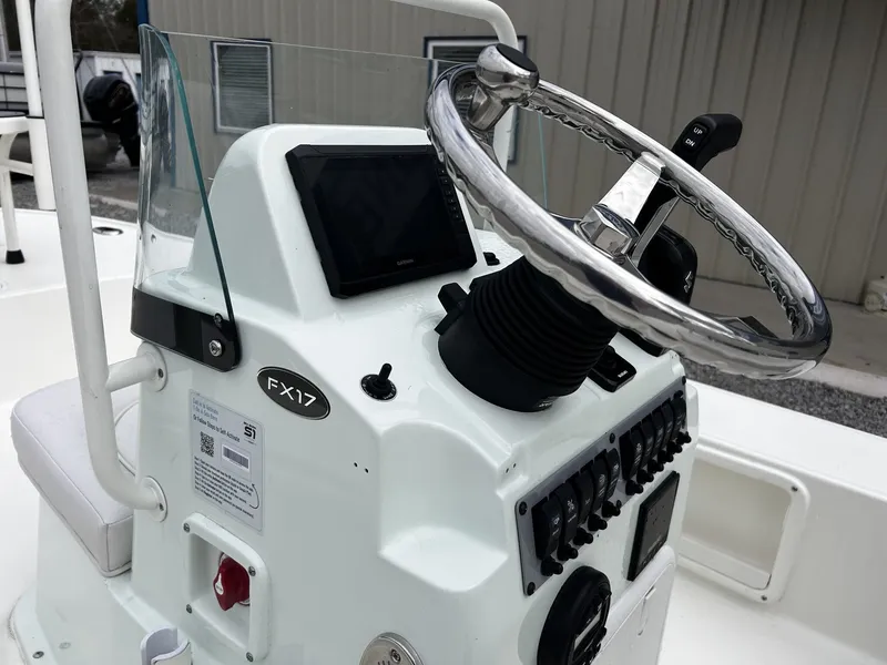 Slide: The Image of Spyder FX17 Flicker 2026 - 9