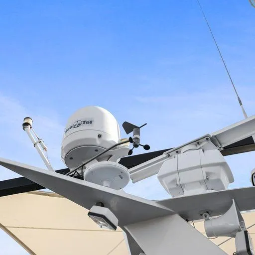 Slide: The Image of Radar and communication equipment on a 1991 Vic Franck 65 Pilot House yacht. - 23