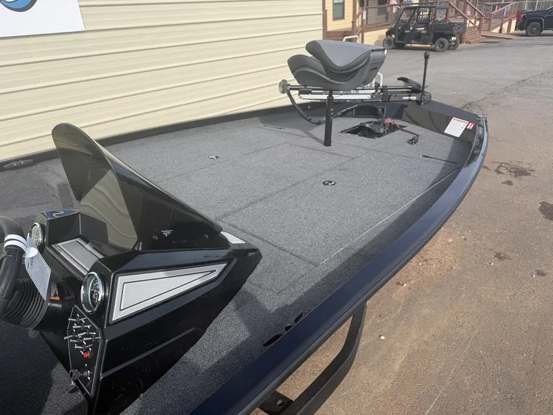 Slide: The Image of Lowe Stinger 195 2026 - 3