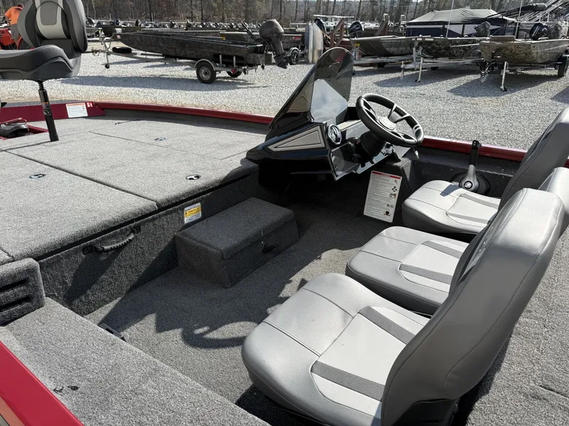 Slide: The Image of Lowe Stinger 195 2026 - 5