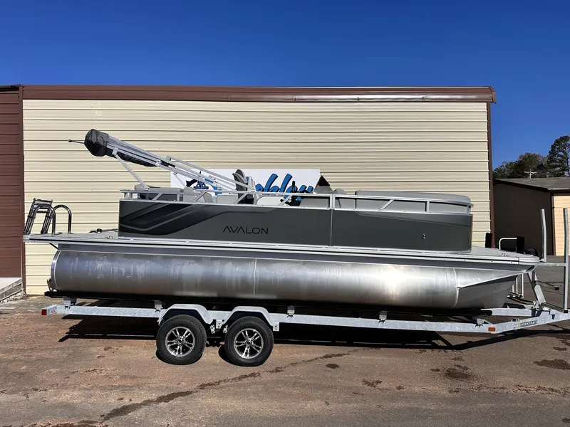 The Image of Avalon Venture Cruise - 21' 2026 - 1