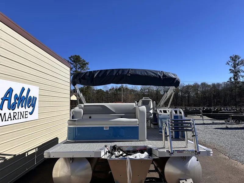 Slide: The Image of Avalon Venture 23 CRUISE REAR BENCH-140HP 2026 - 2