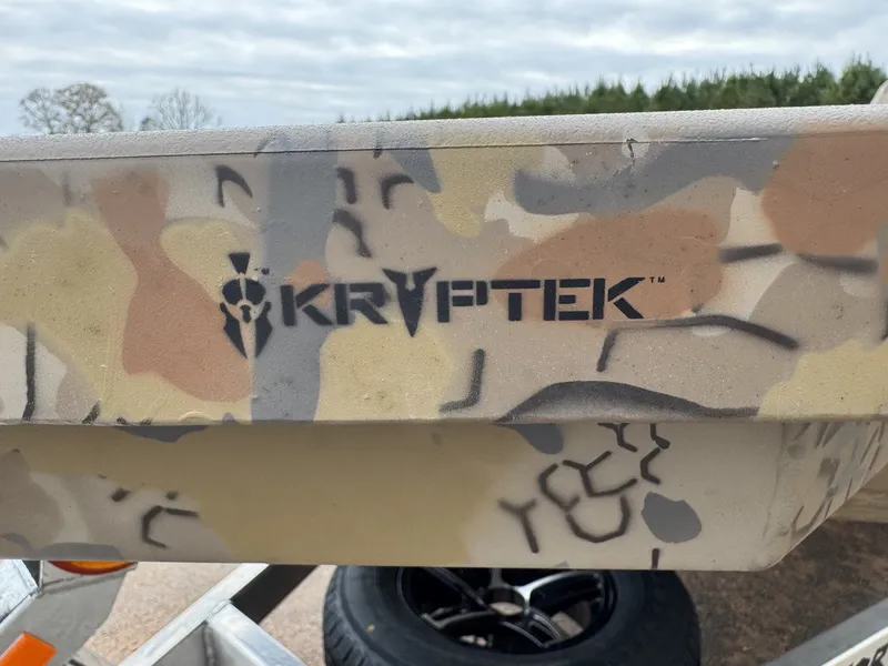 Slide: The Image of Thor Fish Hammer WITH LIVEWELL-YAMAHA 60 2026 - 4