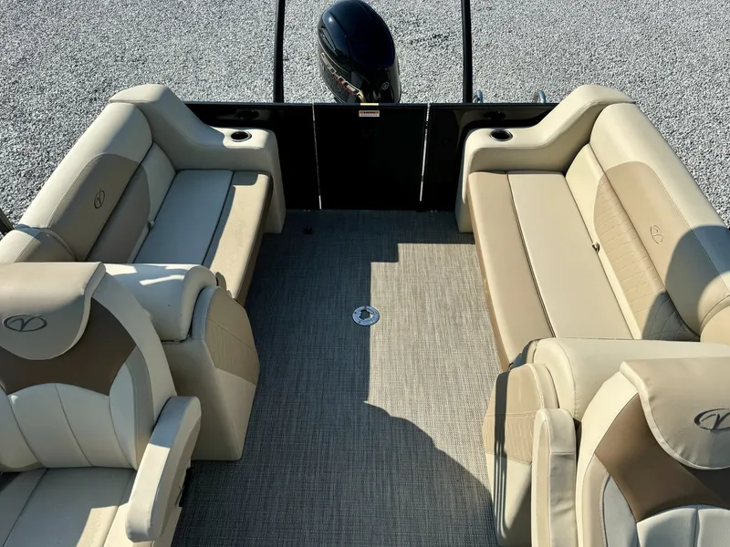 Slide: The Image of Veranda Vista View Series 22 RC 2025 - 7