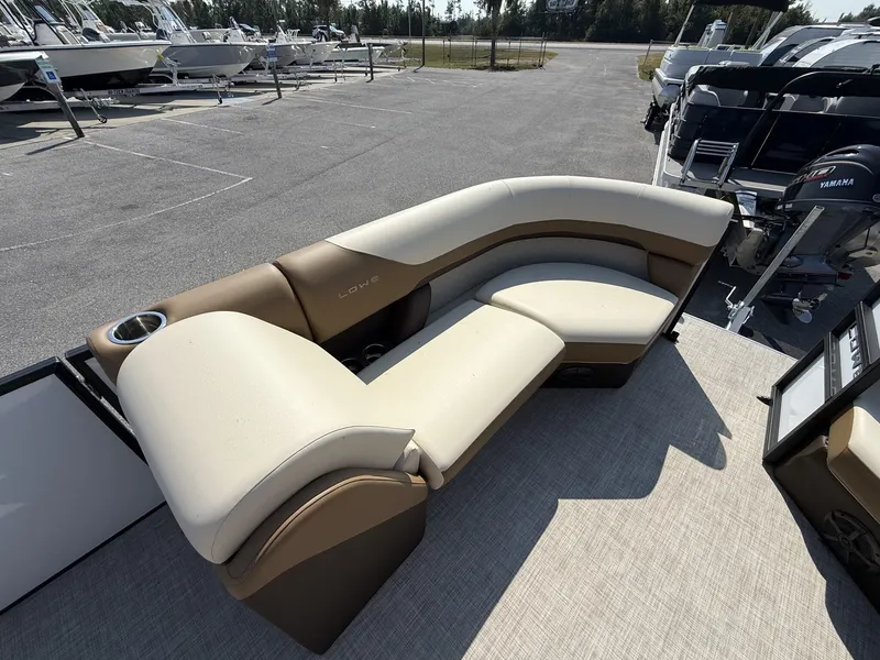 Slide: The Image of Lowe SS 210 2025 - 11