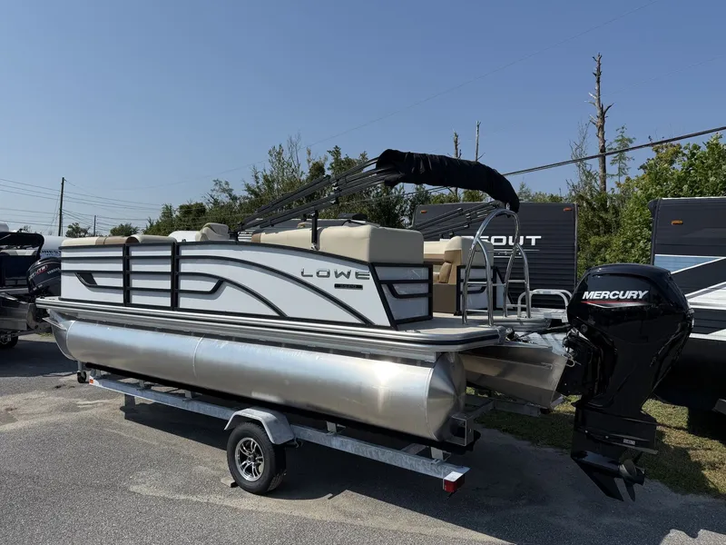 Slide: The Image of Lowe SS 210 2025 - 3