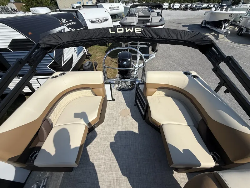 Slide: The Image of Lowe SS 210 2025 - 7