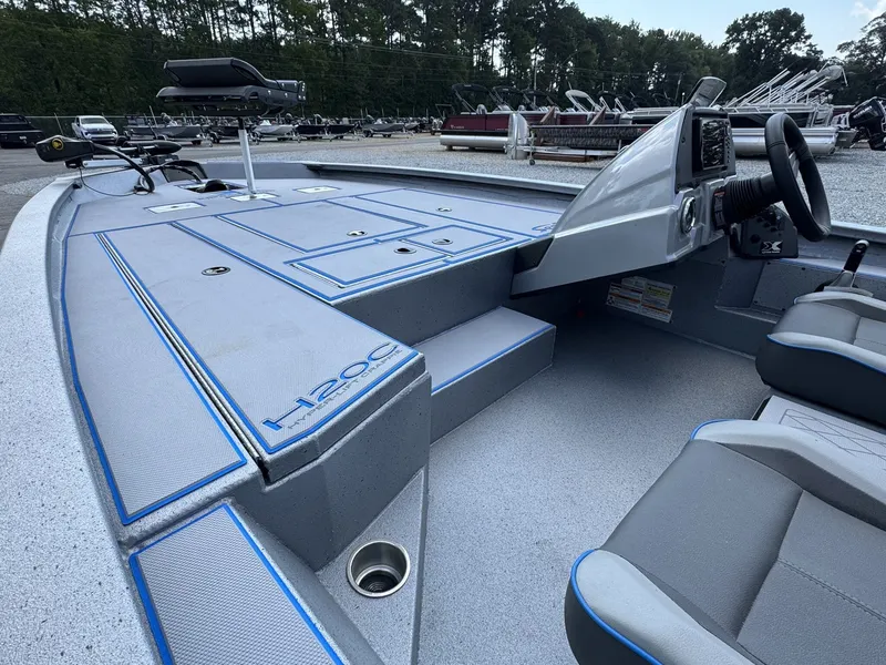 Slide: The Image of Xpress H20C Crappie 2026 - 4