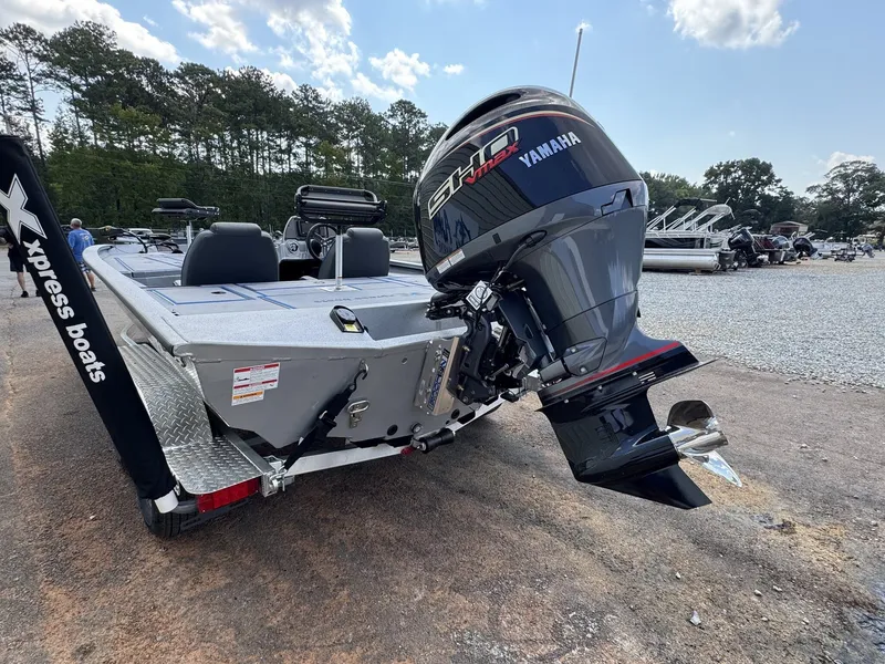 Slide: The Image of Xpress H20C Crappie 2026 - 6