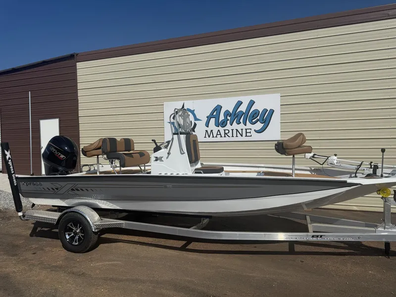 The Image of Xpress Hyper-Lift Bay Series SEADECK-MK TERROVA SPOTLOCK 2026 - 1