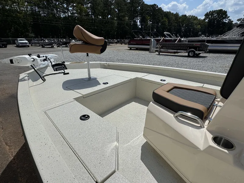 Slide: The Image of Xpress H20B Bay 2026 - 4