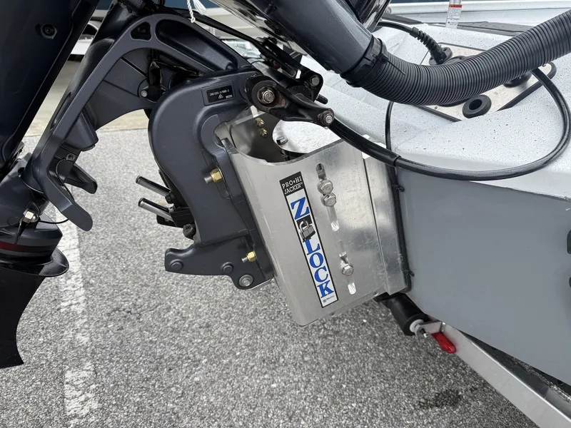 Slide: The Image of Xpress Xclusive R Series XR 21 BAY WITH FORWARD SEATING 2026 - 4