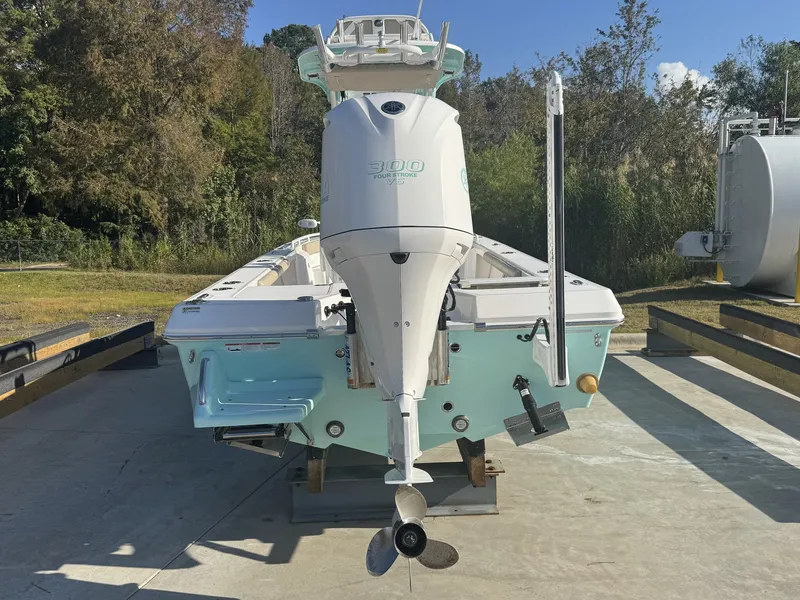 Slide: The Image of Everglades 243 CC with Tower 2020 - 16