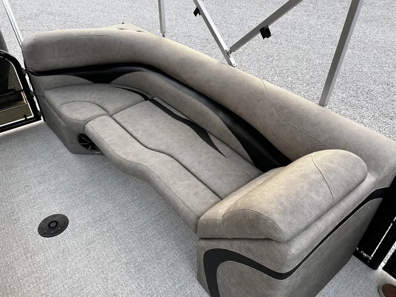 Slide: The Image of Aloha CLUB SERIES 230-200HP 2026 - 7