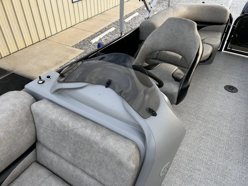 Slide: The Image of Aloha CLUB SERIES 230-200HP 2026 - 8