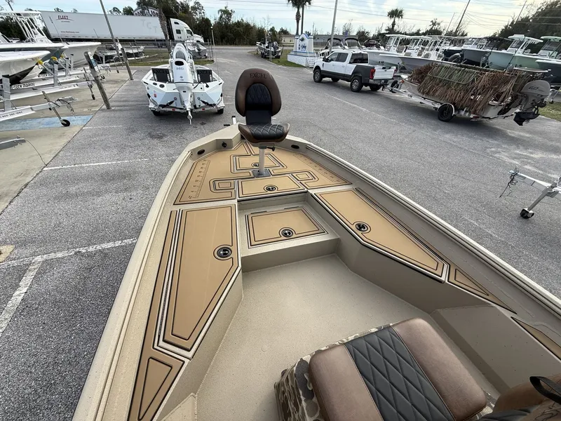 Slide: The Image of Excel 220 Bay Pro Elite 2026 - 8