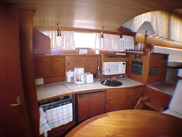 Slide: The Image of Neptunus 133 Motor Yacht 1986 - 9